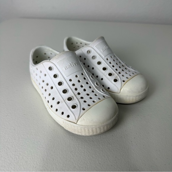 Native Shoes Other - Native White Jefferson Sneakers Shoes Size C7 or 7 Play Condition